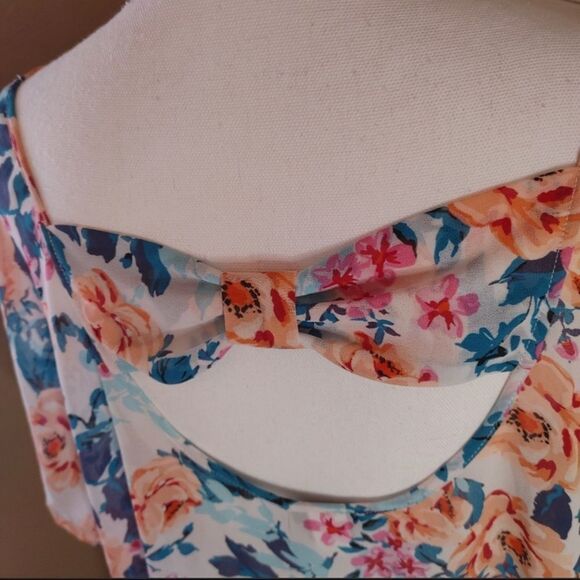 TORRID Floral Chiffon Bow Back Tunic Top - Picture 4 of 6